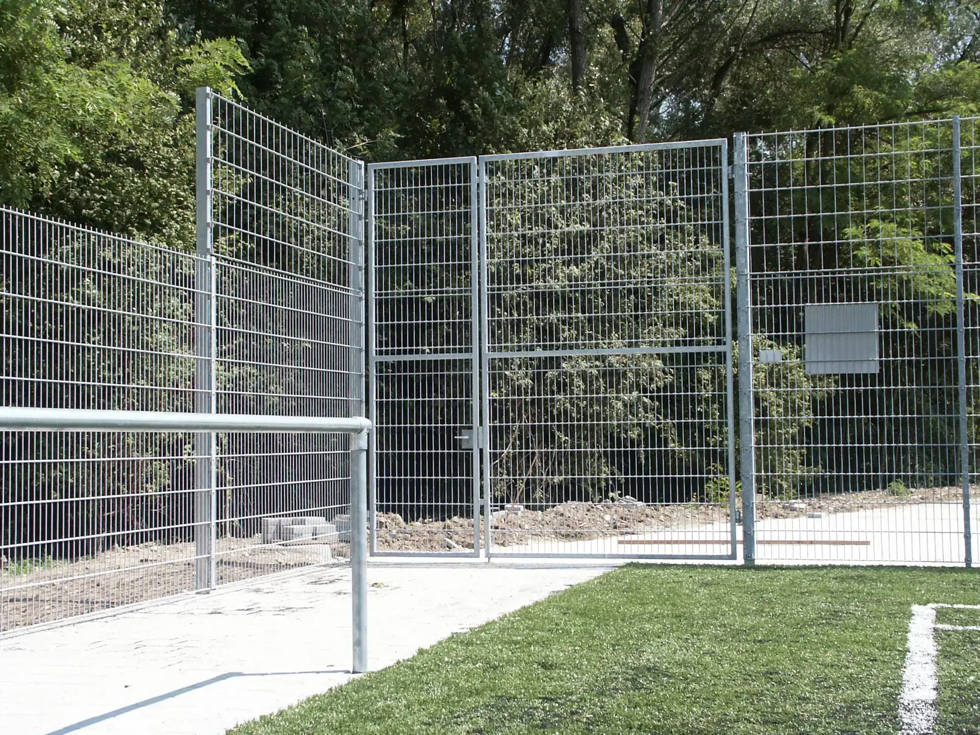 Ballfang Gittermatten von der Walter Zäune AG